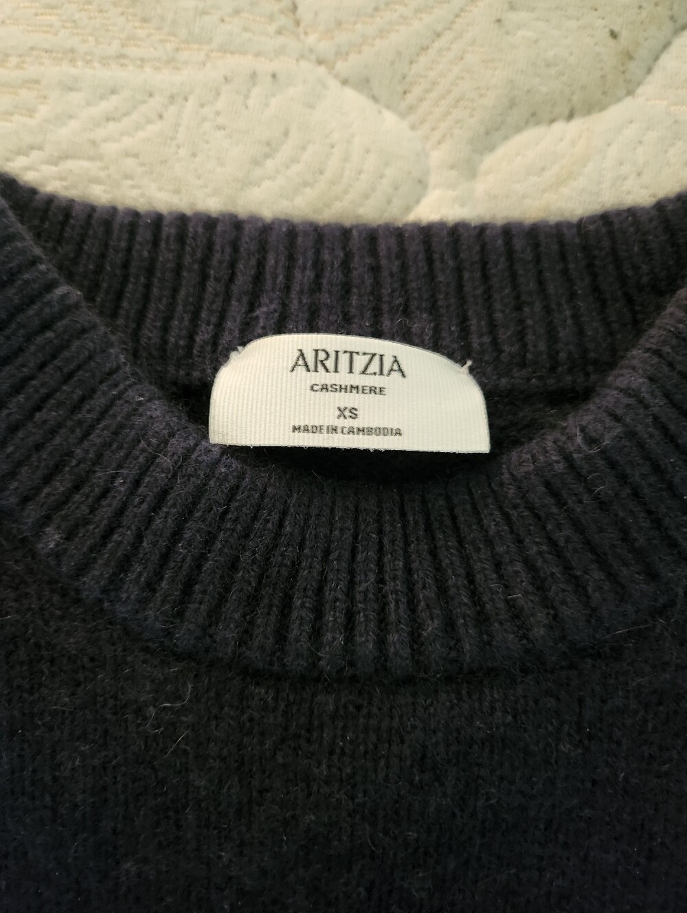Aritzia Cashmere Crewneck Sweater in Navy